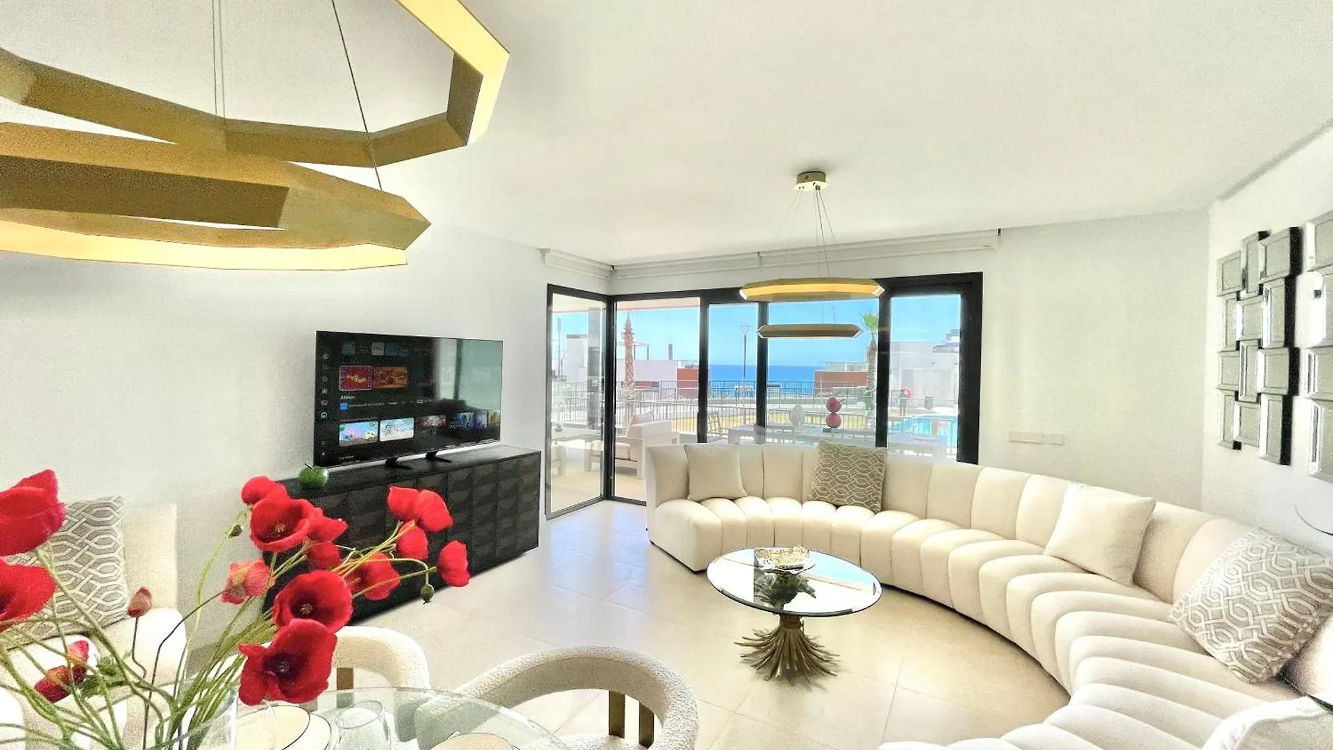Upscale 3 Bedroom Apartment 300M From The Beach Fuengirola