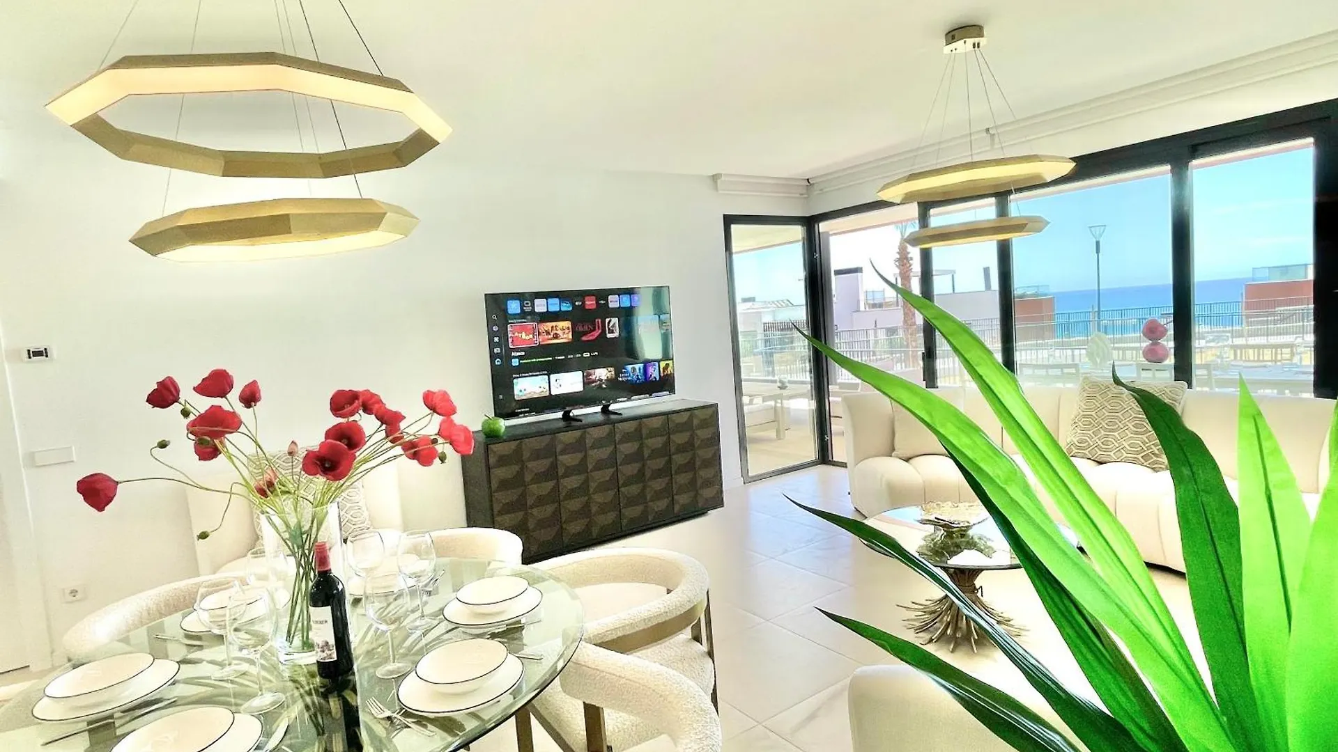 Upscale 3 Bedroom Apartment 300M From The Beach Fuengirola