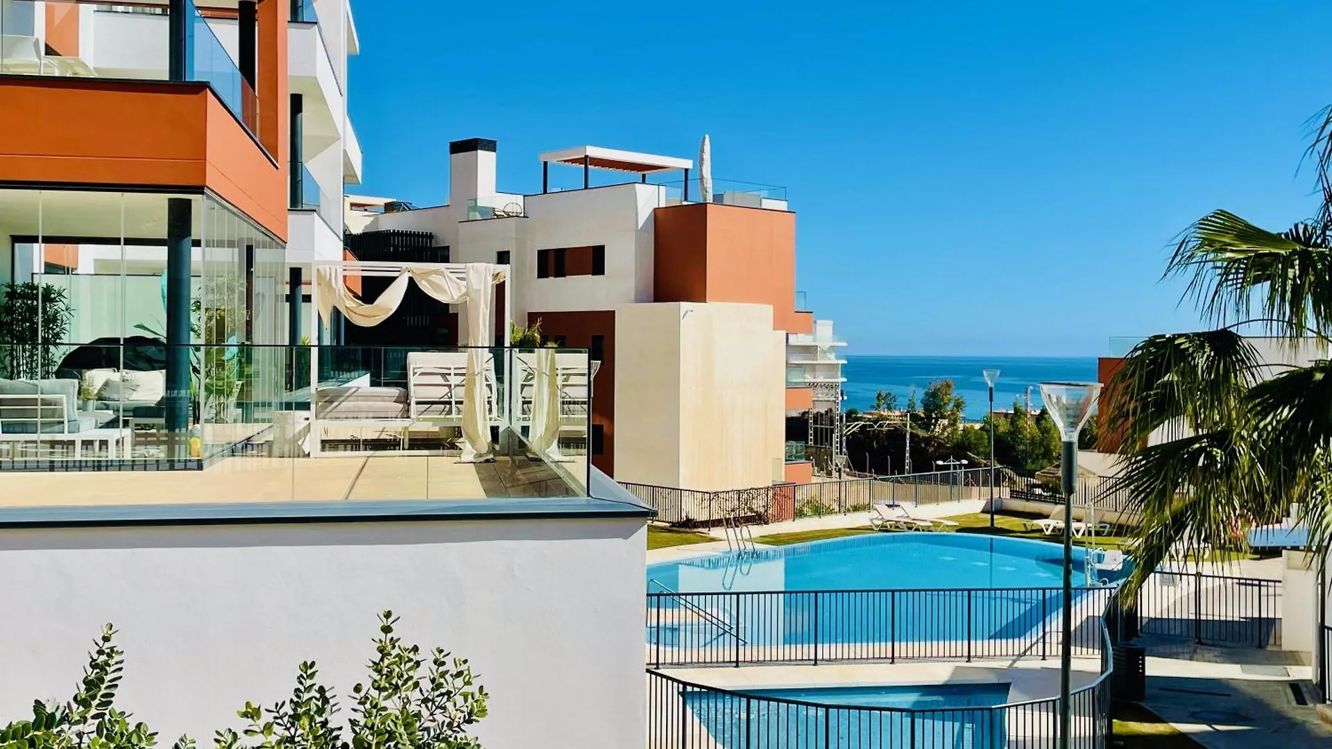 Upscale 3 Bedroom Apartment 300M From The Beach Fuengirola