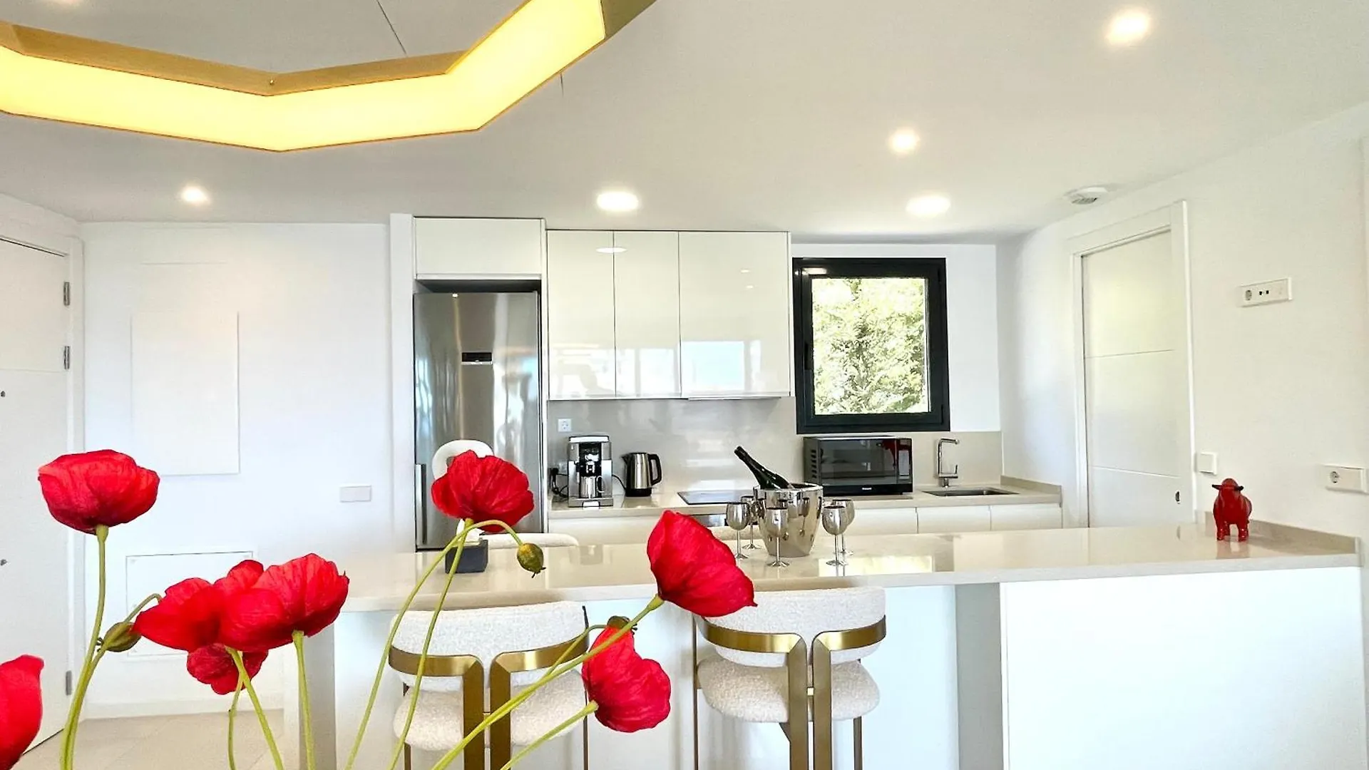 Upscale 3 Bedroom Apartment 300M From The Beach Fuengirola