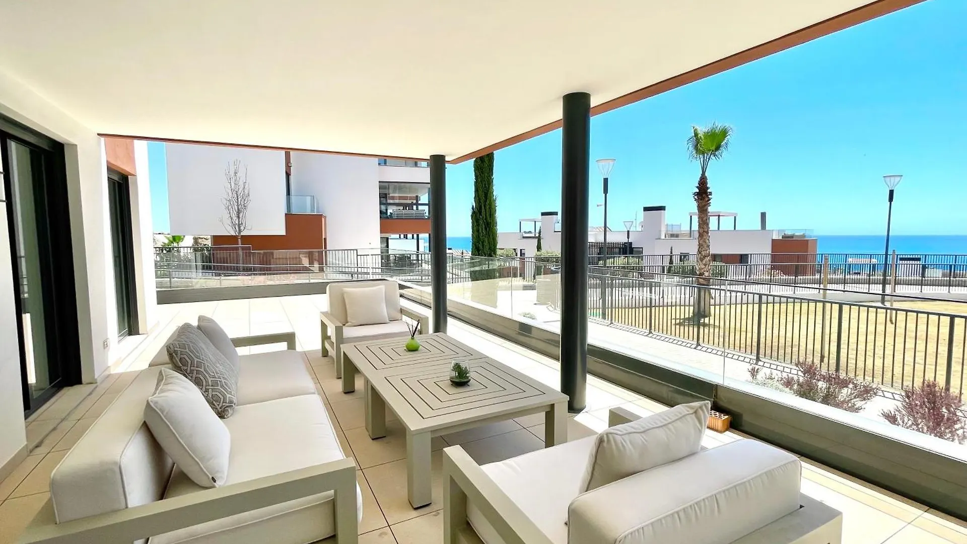 Upscale 3 Bedroom Apartment 300M From The Beach Fuengirola Spain